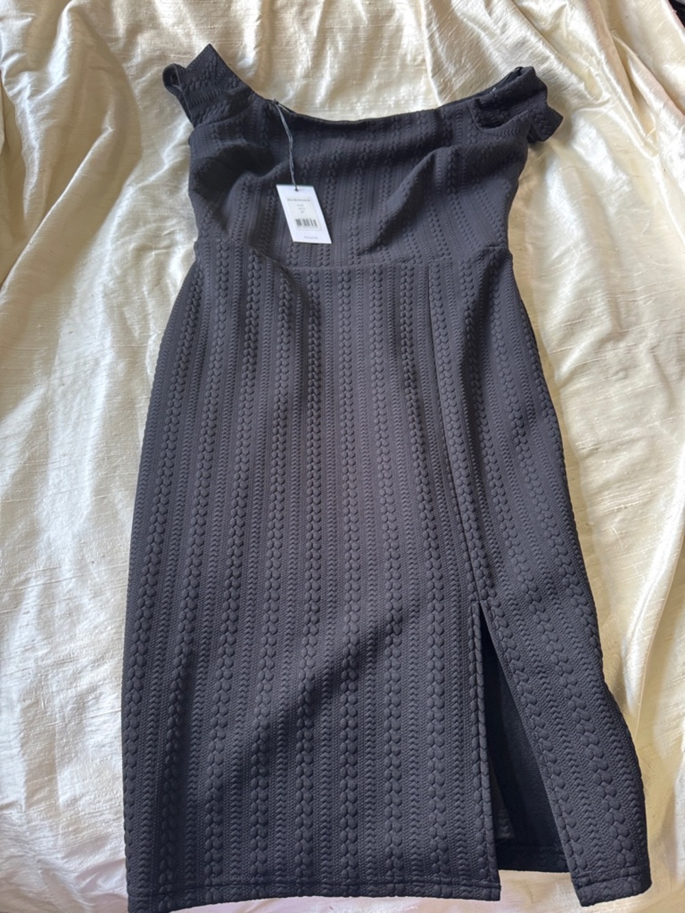 ALI & JAY Black One-Shoulder Textured Midi Dress